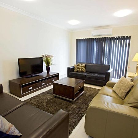 Astina Serviced Apartments - Central Penrith Exteriör bild