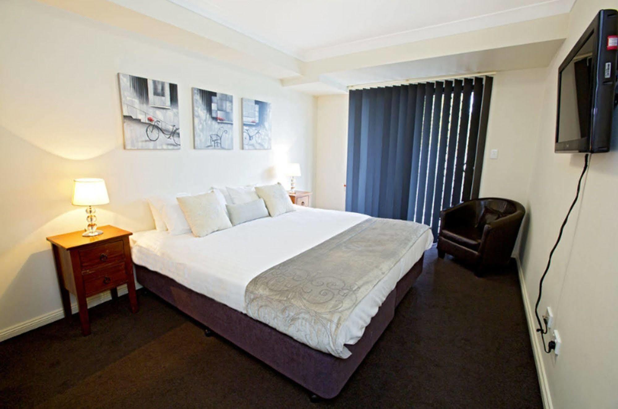 Astina Serviced Apartments - Central Penrith Exteriör bild
