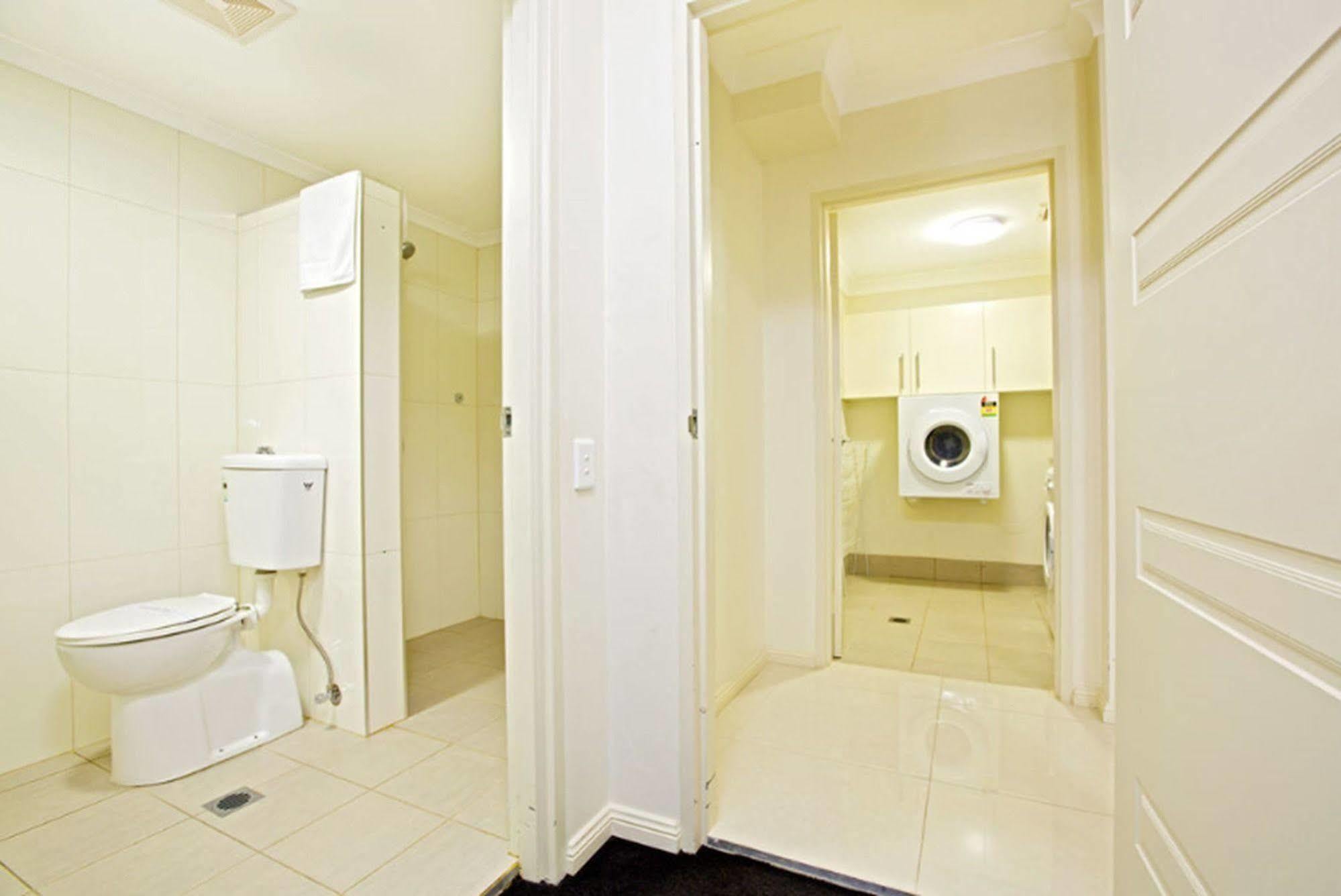 Astina Serviced Apartments - Central Penrith Exteriör bild