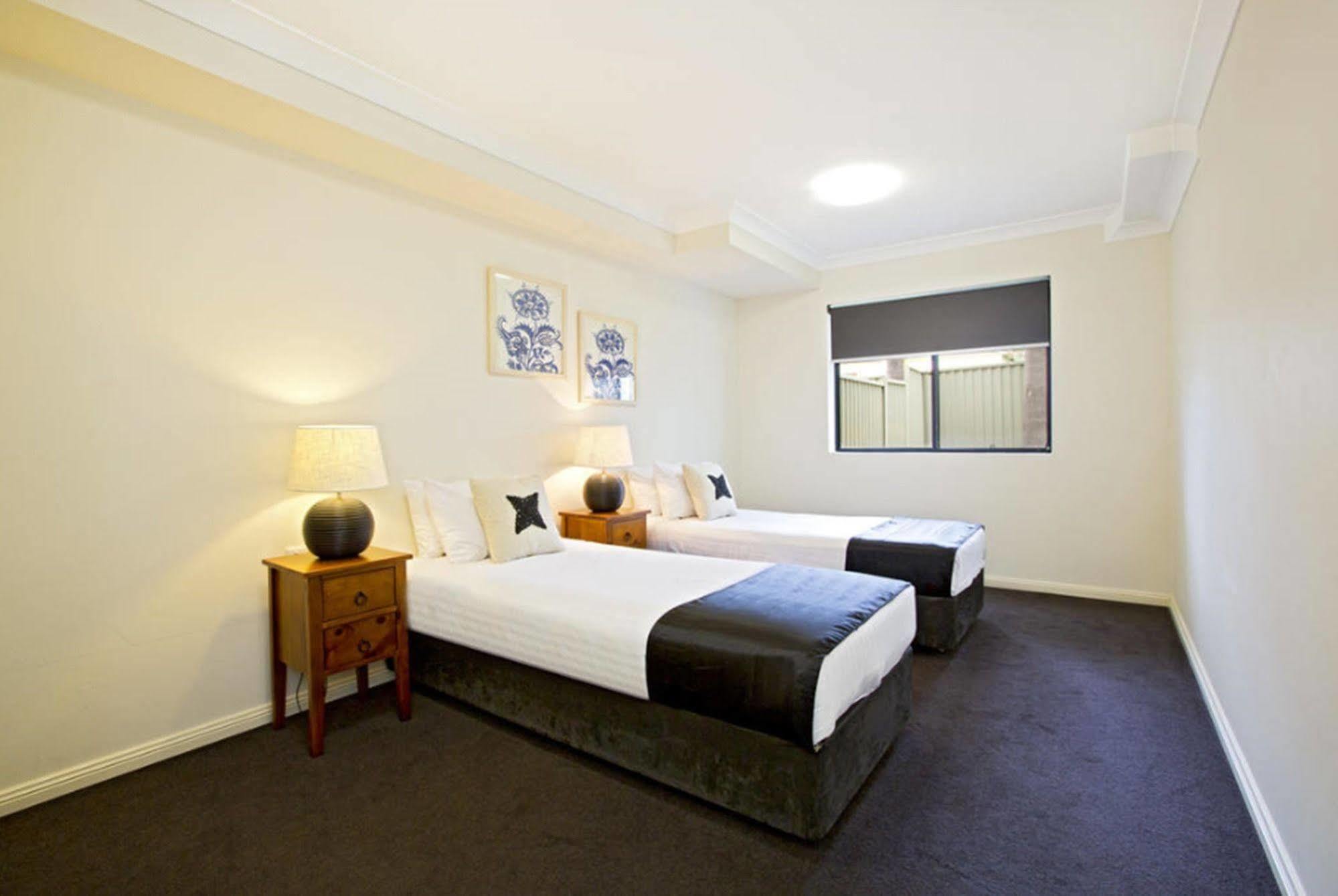 Astina Serviced Apartments - Central Penrith Exteriör bild