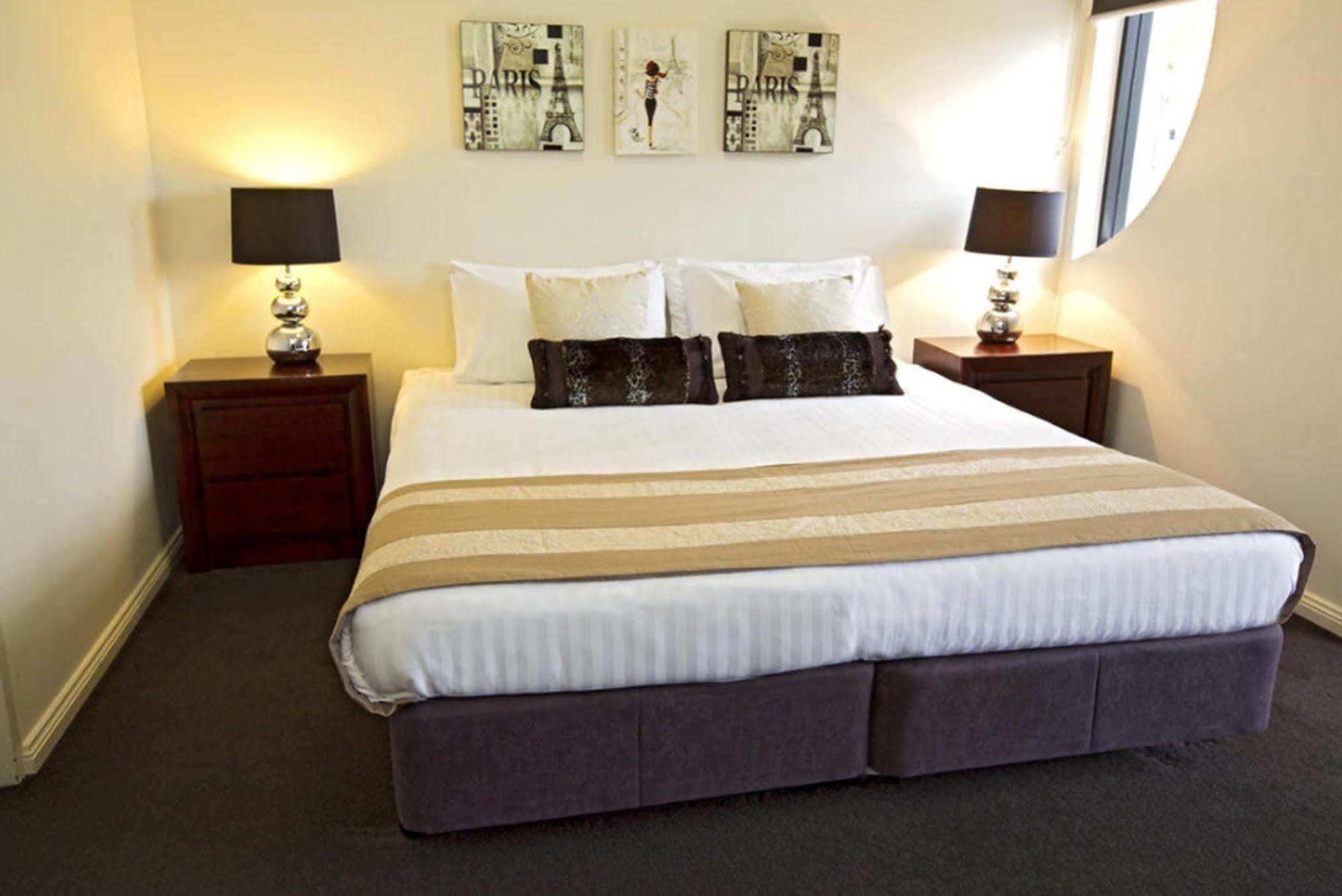 Astina Serviced Apartments - Central Penrith Exteriör bild
